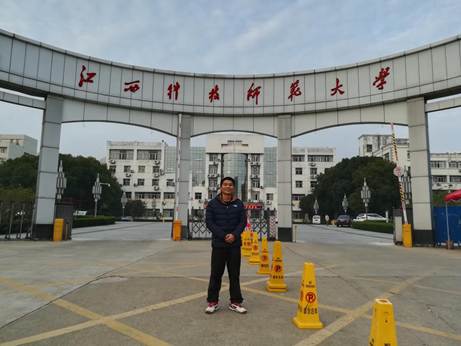 说明:邓小辉照片
